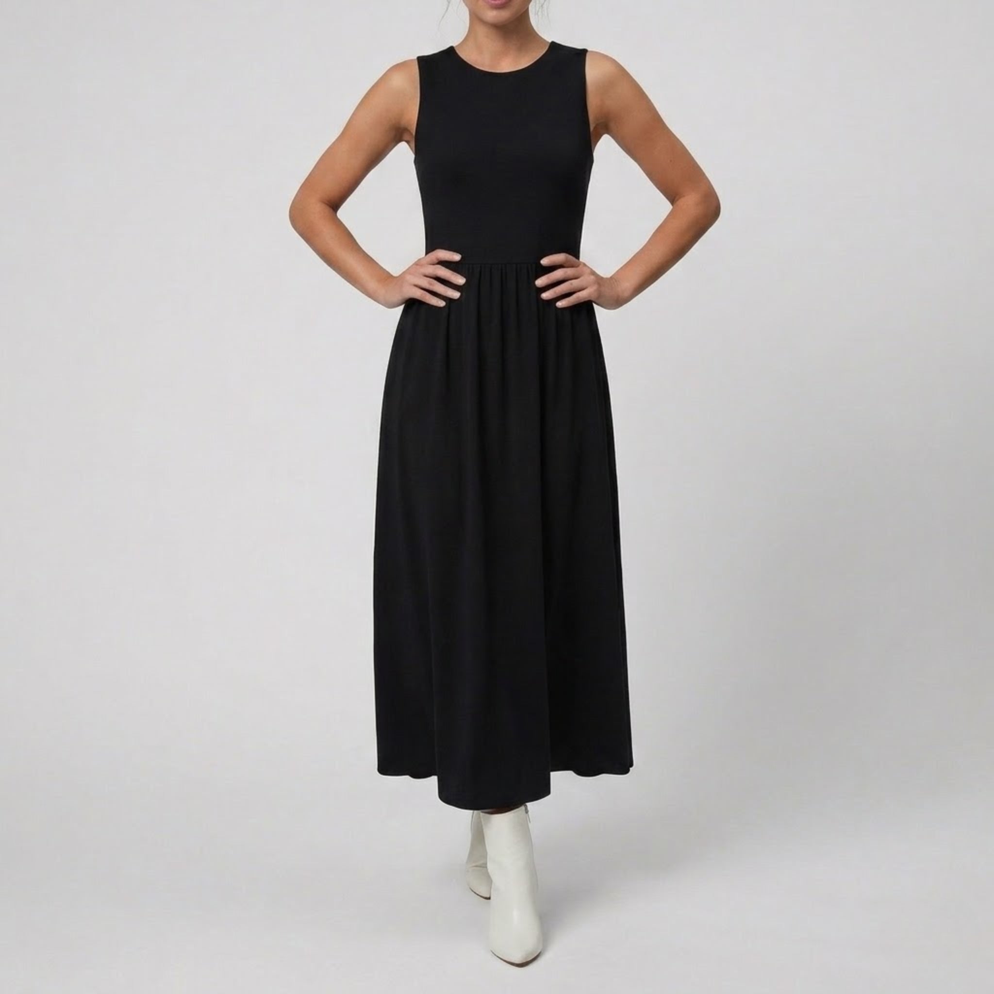 Women’s Sleeveless Round Neck Dress | Olamil