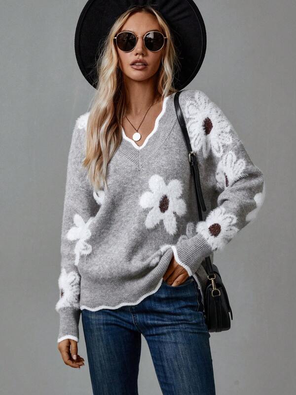 Talli | Women’s Elegant Sweater with Floral Design