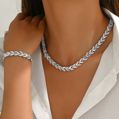 Women’s Fish Tail Set with Clasp