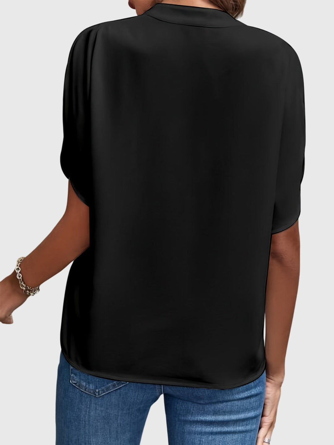 Women’s Elegant Blouse with Refined Silhouette