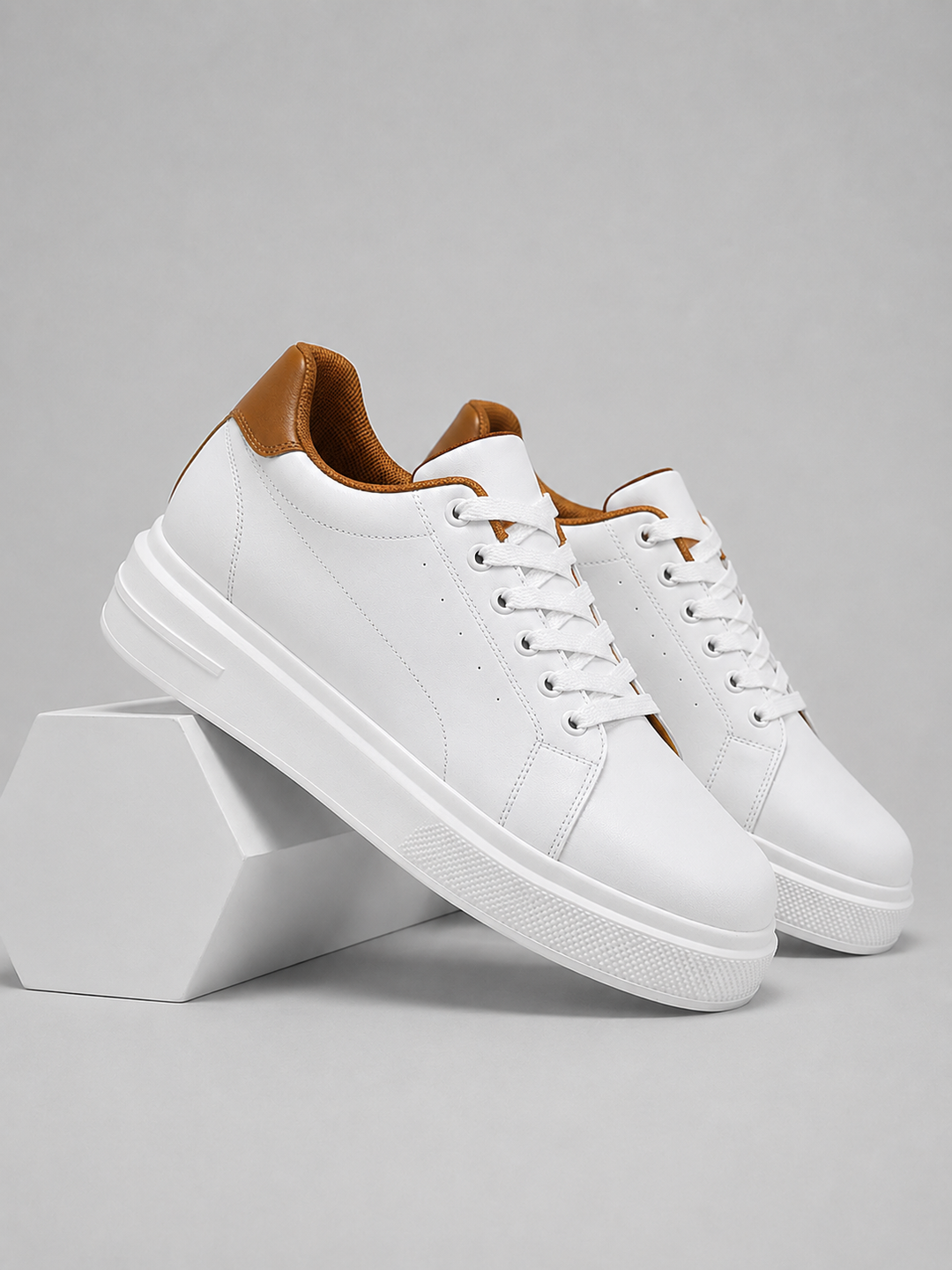 Men’s Low Top Trainers with Heel Detail