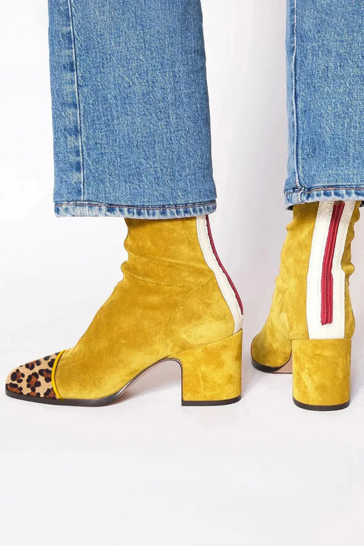 Women’s Elegant Boots with Back Zip