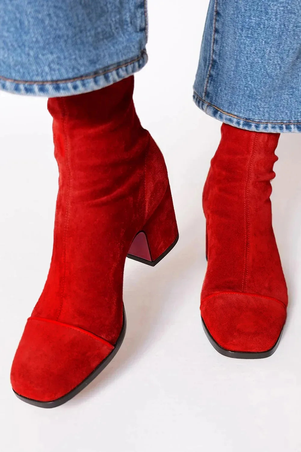 Women’s Elegant Boots with Back Zip