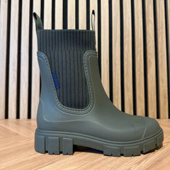 Women’s Elegant Boots with Waterproof protection