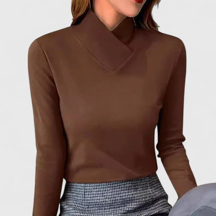 Women’s Elegant Turtleneck Top with Refined Neckline