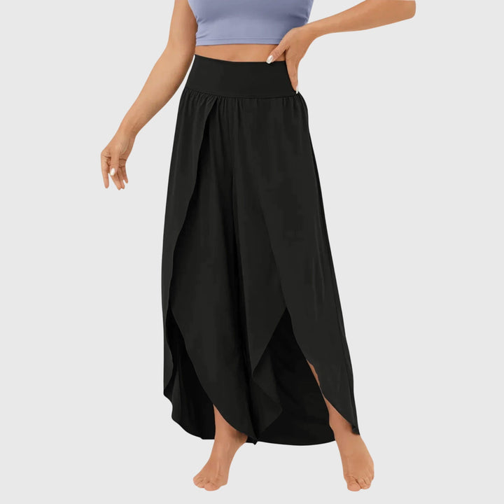 Women’s AirFlow Pants with Integrated Shorts